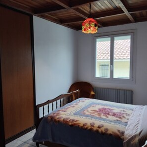 3 camere, ferro/asse da stiro, Wi-Fi gratuito, lenzuola