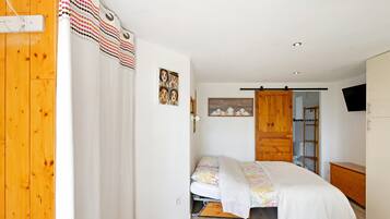 WiFi, bed sheets