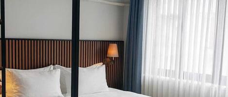 2 bedrooms, iron/ironing board, Internet, bed sheets