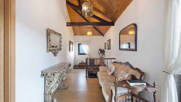 Télévision, cheminée