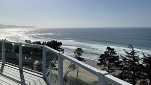 Property grounds - Surfers Perch: Amazing Pacific Ocean Views (Tillamook)