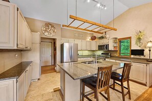 Microwave, oven, stovetop, dishwasher - Rock River Retreat on Natures Ridge (Beloit)