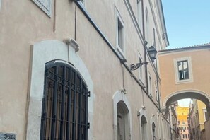 Exterior detail - Poetry in the heart of Rome (Roma)
