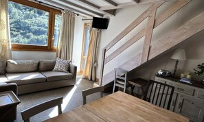 Living area - Nantchu 26 (Les Allues)