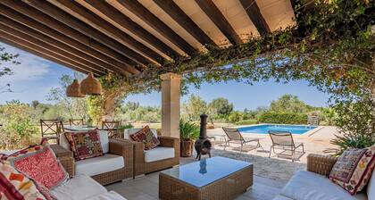 Finca Los Almendros near Santanyi with private pool, wifi and air conditioning