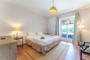 5 bedrooms, iron/ironing board, travel crib, WiFi (free)