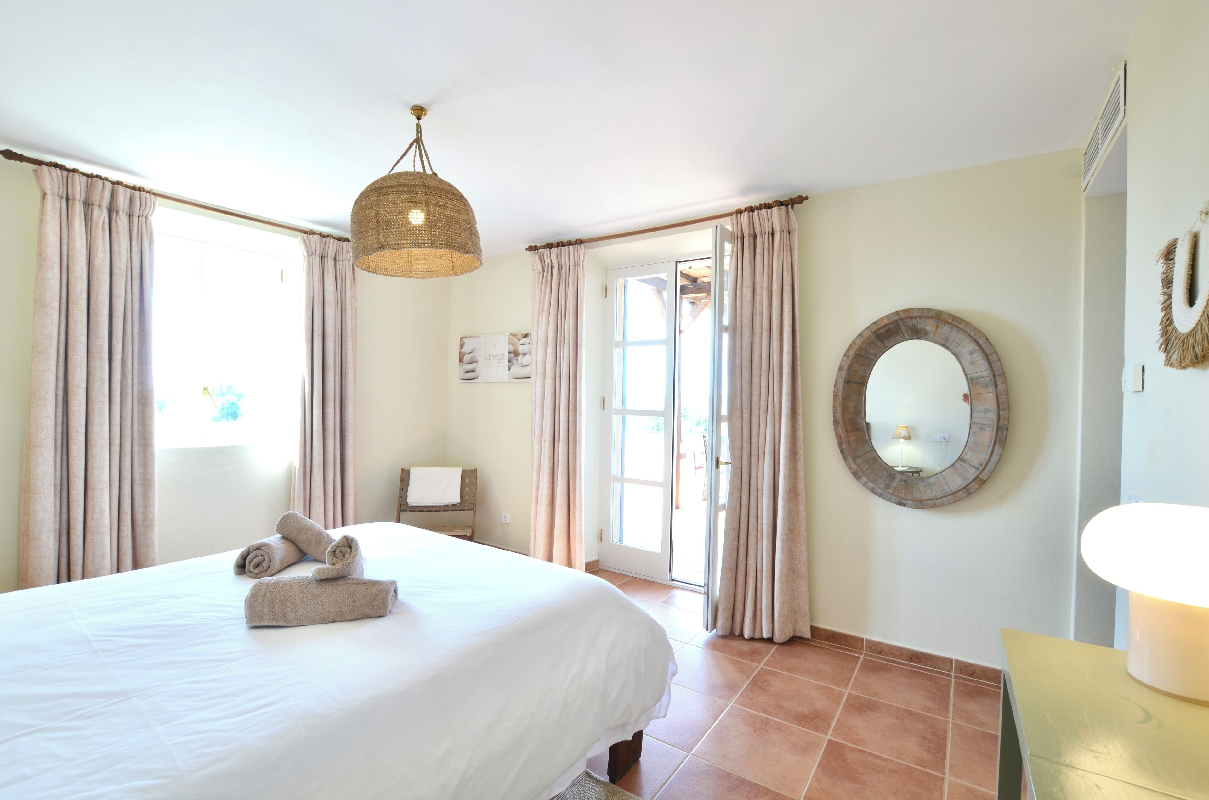 5 bedrooms, iron/ironing board, travel crib, free WiFi