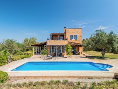 Finca Los Almendros near Santanyi with private pool, wifi and air conditioning