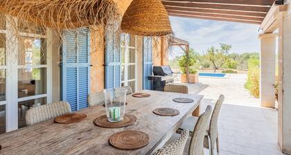 Finca Los Almendros near Santanyi with private pool, wifi and air conditioning