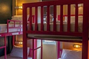 Room - Slumber Surf Phuket Kata (Phuket)