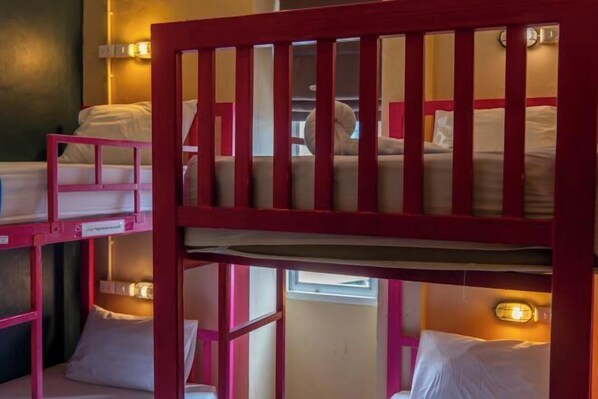 Room - Slumber Surf Phuket Kata (Phuket)