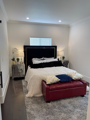 4 bedrooms, desk, free WiFi, bed sheets