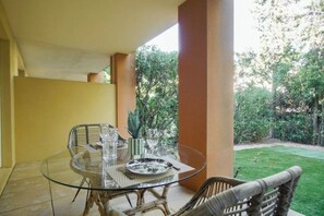 Outdoor dining - Comfortable T2 Beauregard - Garden and free parking (Aix-en-Provence)