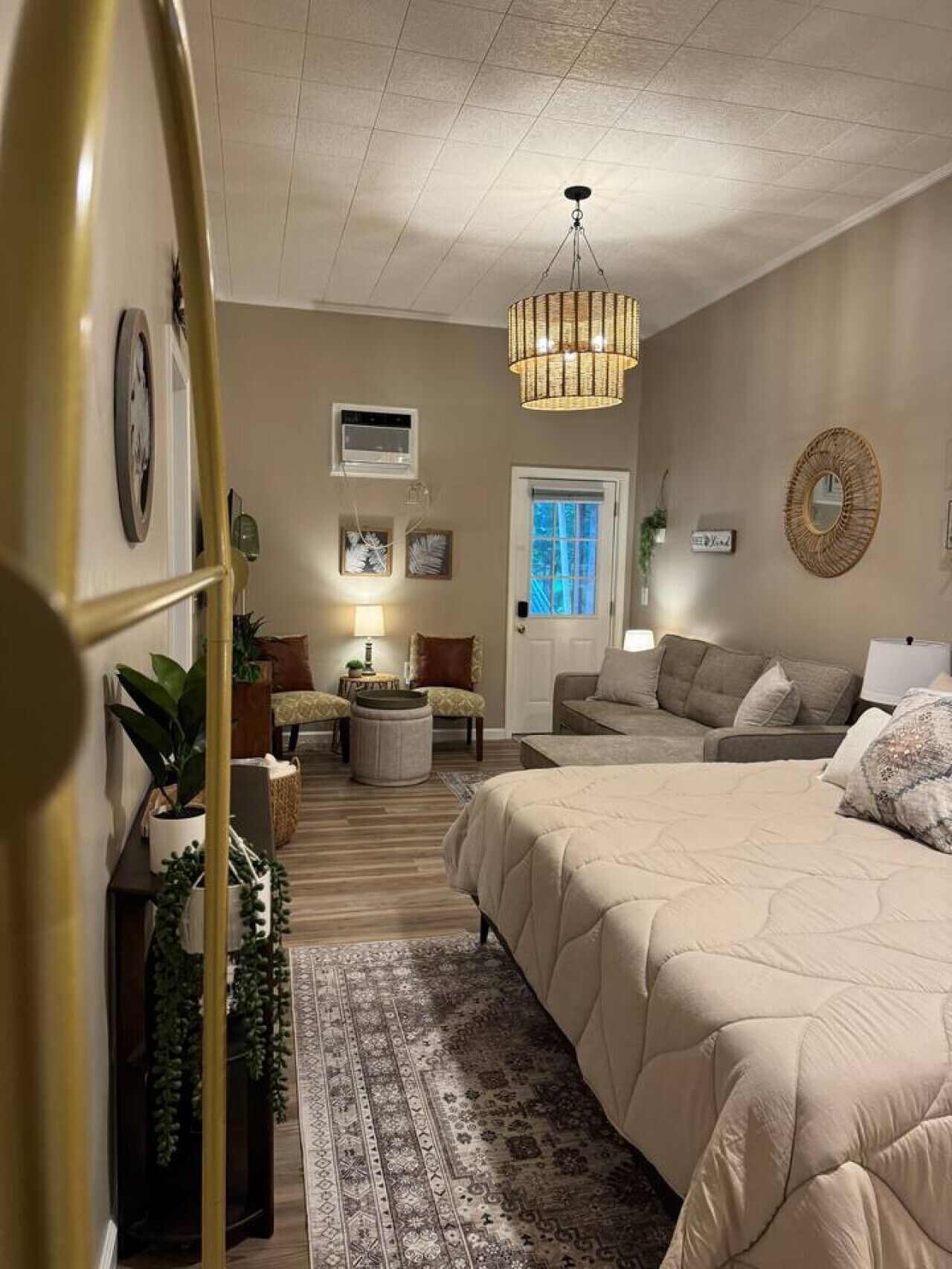 Schreibtisch, Reisekinderbett, kostenloses WLAN, Bettwäsche