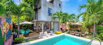 Private Pool, BBQ Terrace & Family Retreat in Manzanillo – Casa del Árbol