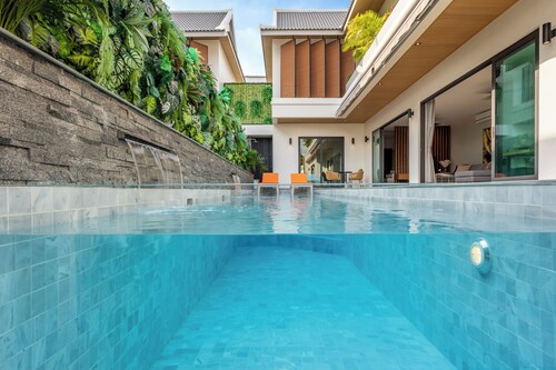 Sky Oasis Garden Pool Residence – 2BR Private Luxury with pool nr 212A