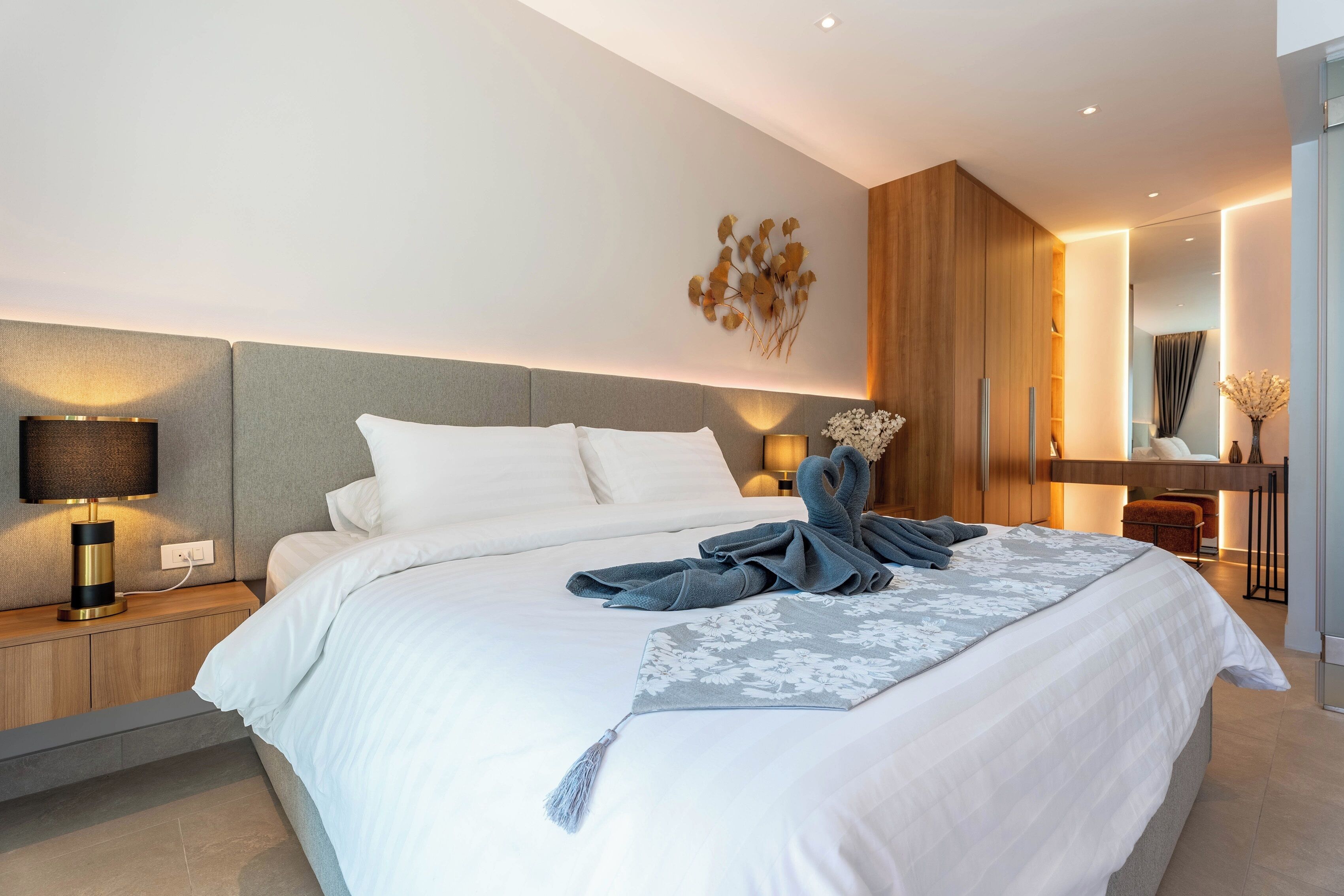 2 室のベッドルーム、デスク、WiFi (無料)、ベッドシーツ