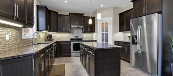 Modern 4BR/Near Western&Masonville • Prime London