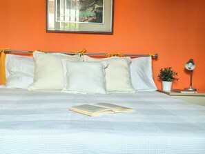 1 bedroom, iron/ironing board, bed sheets - Casa di Amelie By Case al Lago (Sirmione)