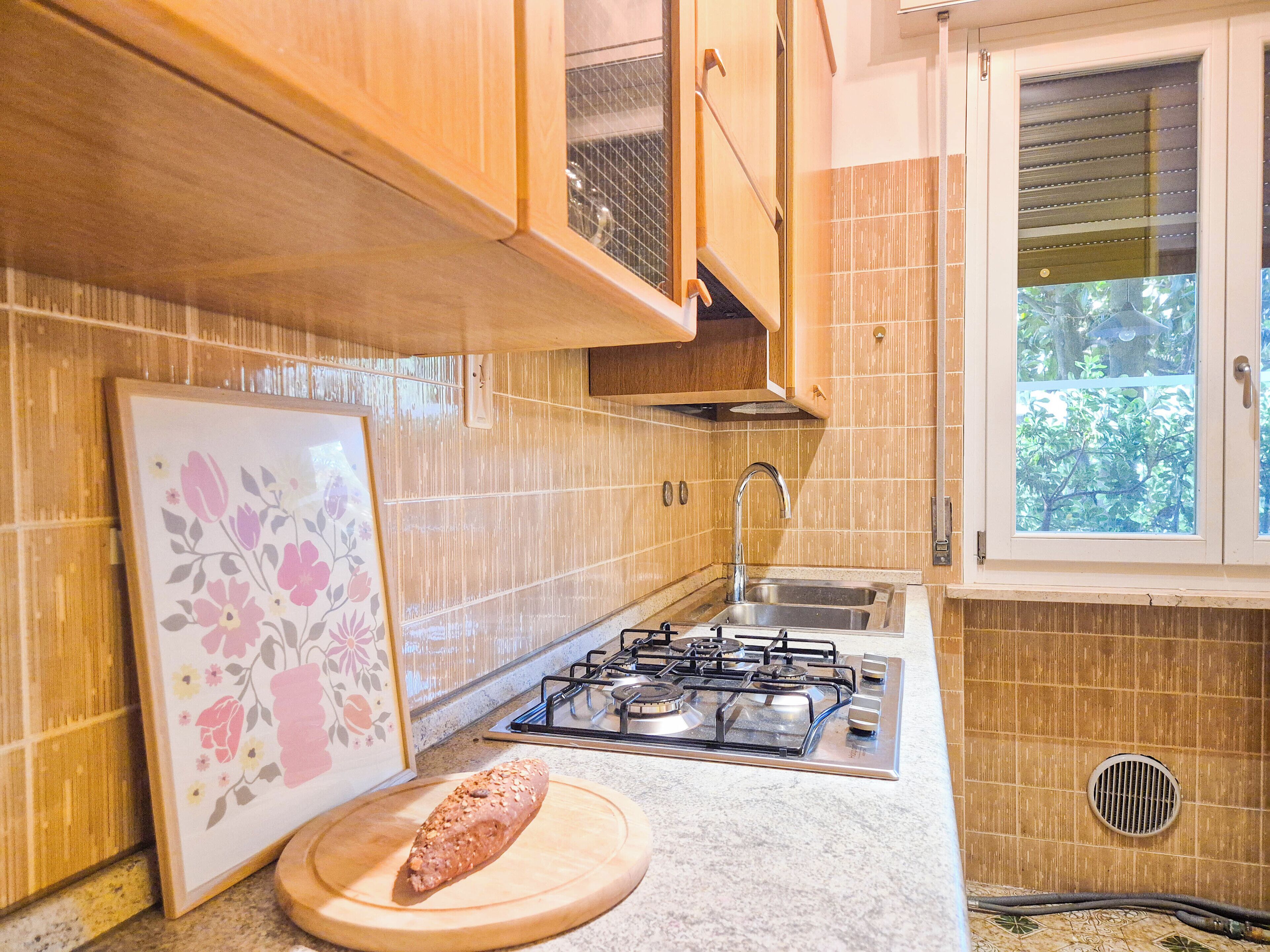 Frigorifero, microonde, forno, piano cottura