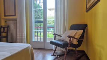 1 bedroom, iron/ironing board, bed sheets