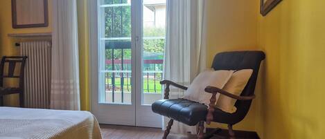 1 bedroom, iron/ironing board, bed sheets