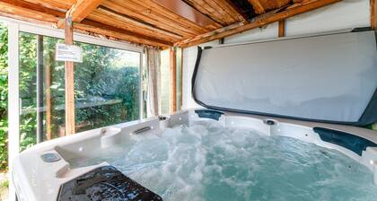 Chalet „Gîte“ mit privatem Pool, WLAN und Klimaanlage