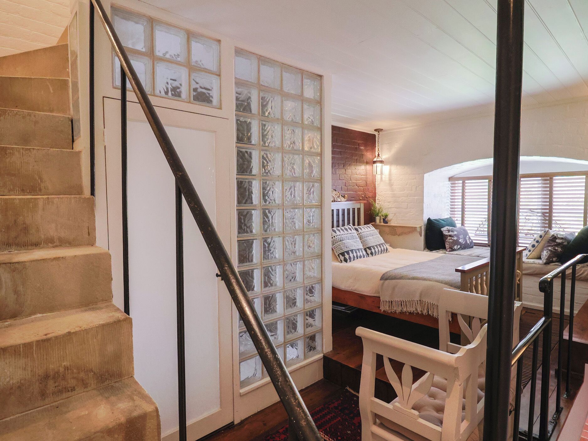 المنشأة من الداخل