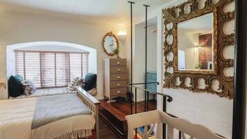 1 phòng ngủ, trang trí khác biệt