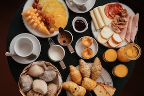 Free daily self-service breakfast