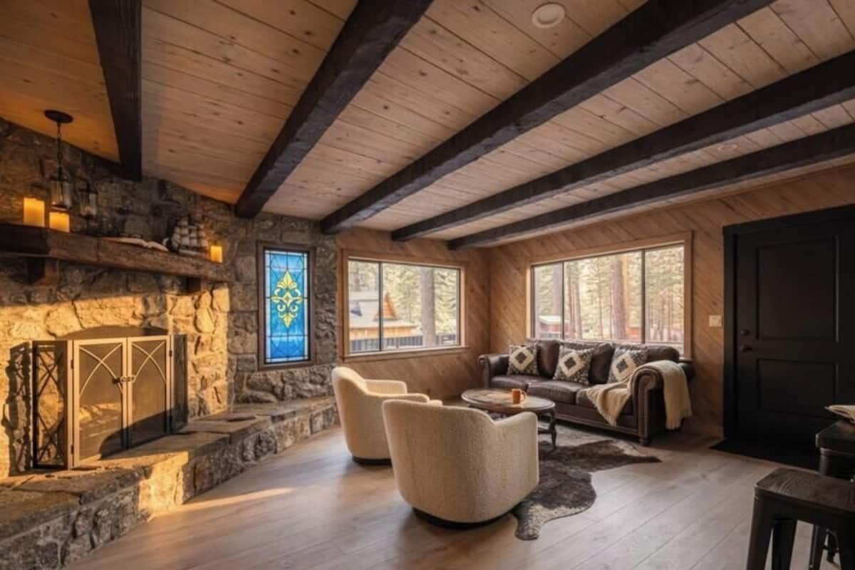 Alpine Heritage | Living area | 55-inch Smart TV with digital channels, fireplace, pay movies