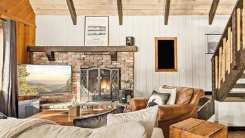 Hideaway A-Frame | Opholdsområde | Pejs