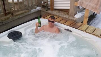 Bain à remous extérieur