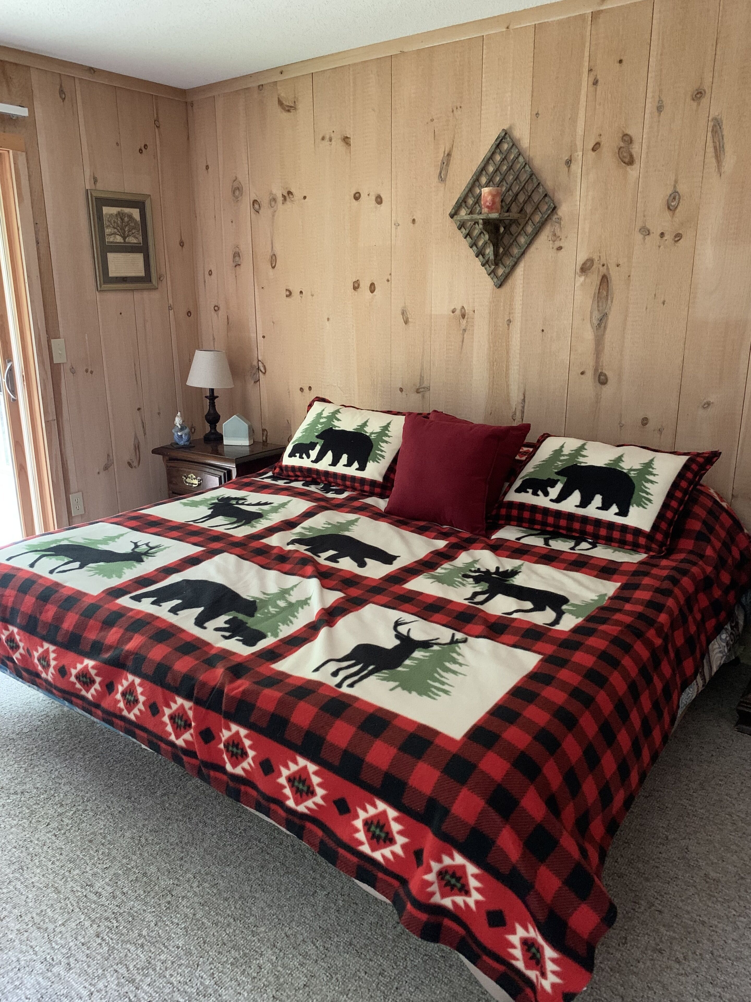 4 chambres, bureau, fer et planche à repasser, accès au Wi-Fi (inclus)