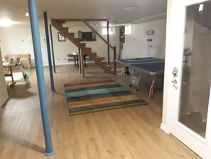 Game room - Beautiful Mt area with beautiful scenic views; 6 miles to Mount Snow Ski Resort. (West Dover)