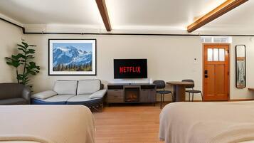 熨斗/熨衣板、旅行婴儿床、WiFi、床单