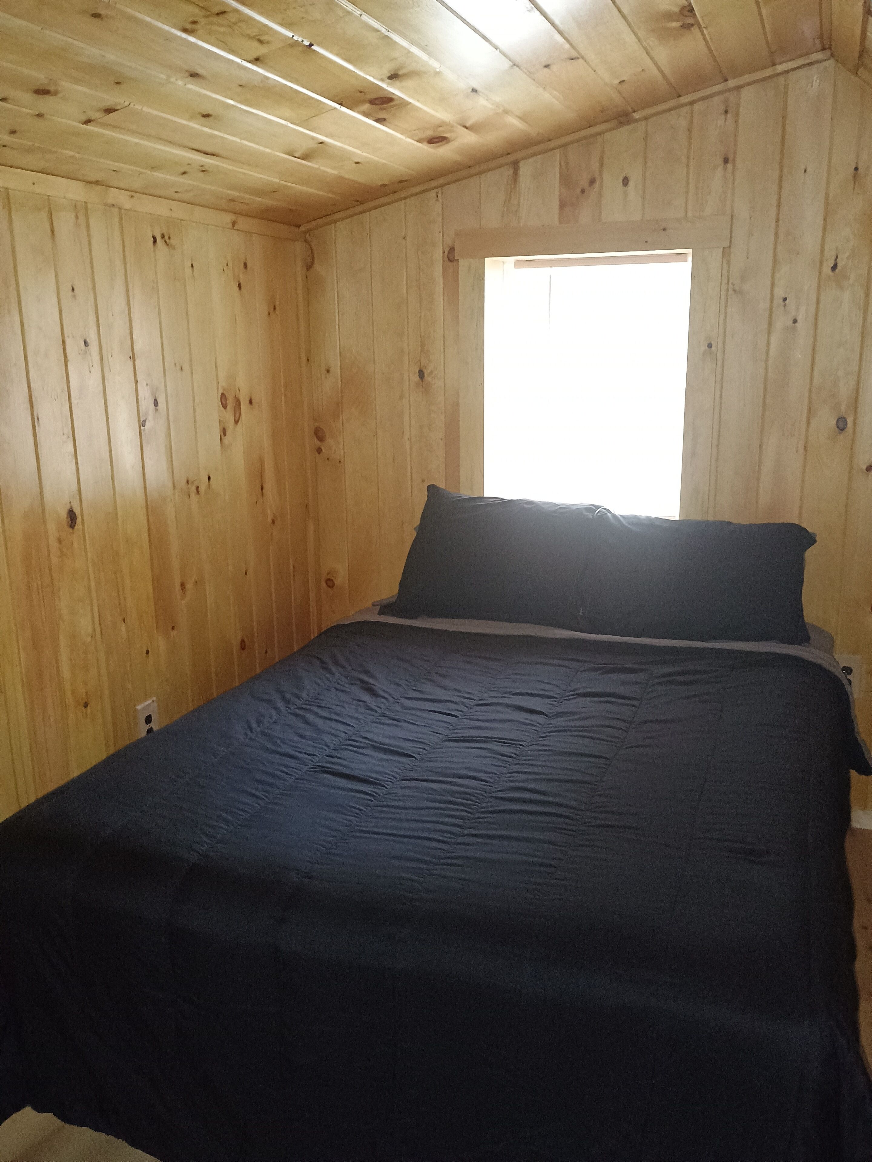 2 室のベッドルーム、WiFi (無料)、ベッドシーツ