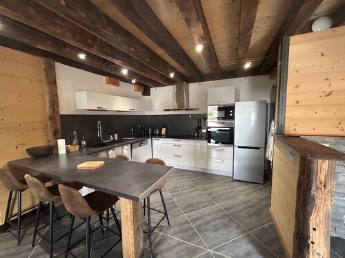 Chalet « Saint Sorlin » avec vue sur la montagne, terrasse privée et Wi-Fi