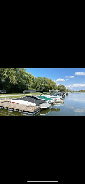 Marina - Scugog Island- Lake access!! 4-bedroom house in charming Port Perry fitness room (Port Perry)