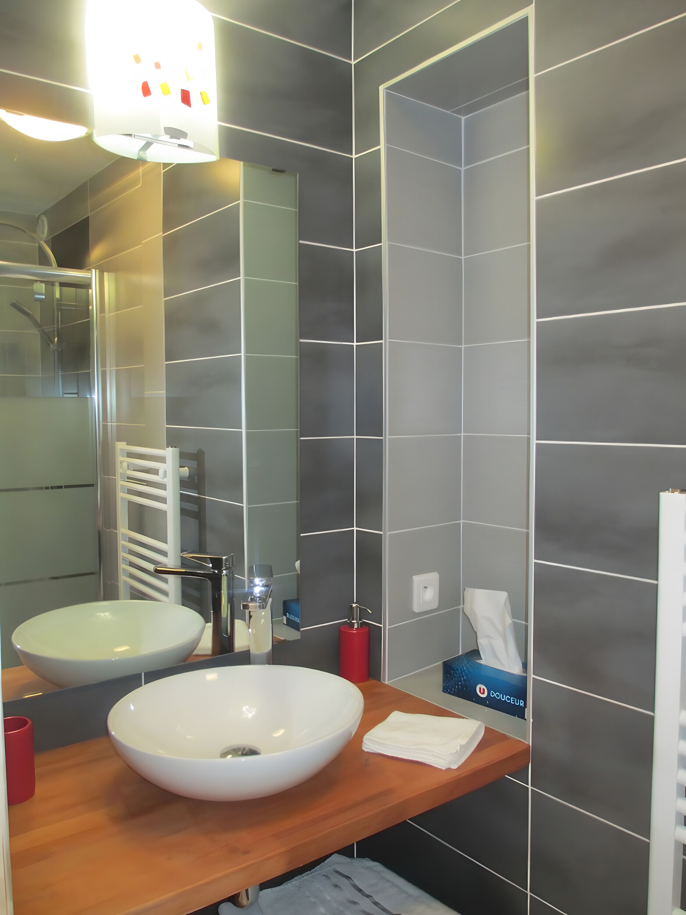 淋浴设施、毛巾