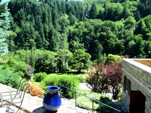 Property grounds - Guest Room 'Room 4 – Bleuet' with Shared Pool, Communal Terrace and Wi-Fi (Saint-Julien Labrousse)