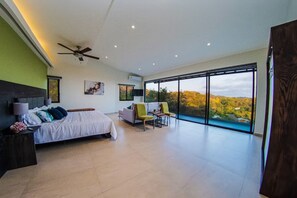 5 Schlafzimmer, Zimmersafe, Bügeleisen/Bügelbrett, Reisekinderbett