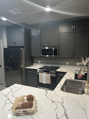 微波炉、烤箱、炉灶、洗碗机