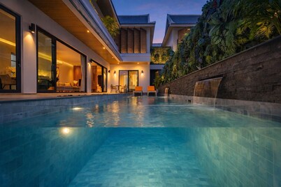 Sky Oasis Garden Pool Residence – 2BR Private Luxury with pool nr 211A
NEW 2026