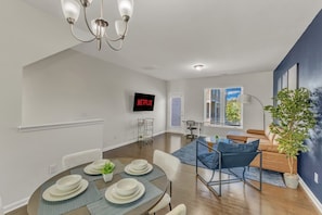 Townhome | Dining room