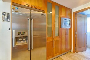 Kitchen - 3BR~Beach~ Escape @Terrenas+Pool +Family+Balcones (El Limón)