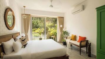 2 bedrooms, internet, bed sheets