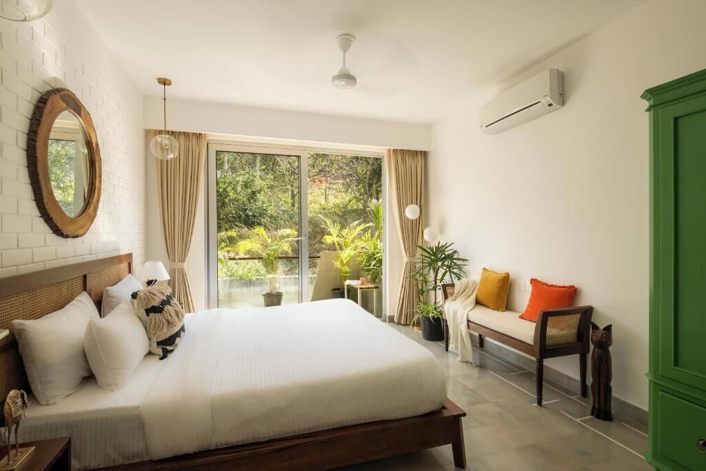 2 bedrooms, internet, bed sheets