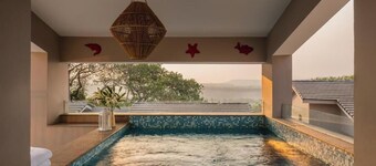 ElReino - 2bhk Designer Apt with Private Garden