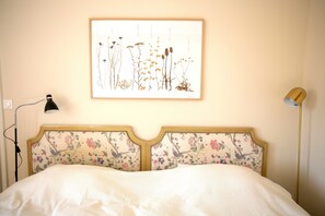 Fer et planche à repasser, accès Internet, draps fournis